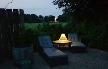 Gartenbeleuchtung im dunkeln