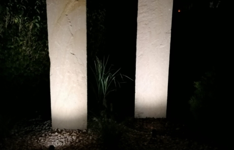 Gartenbeleuchtung im dunkeln